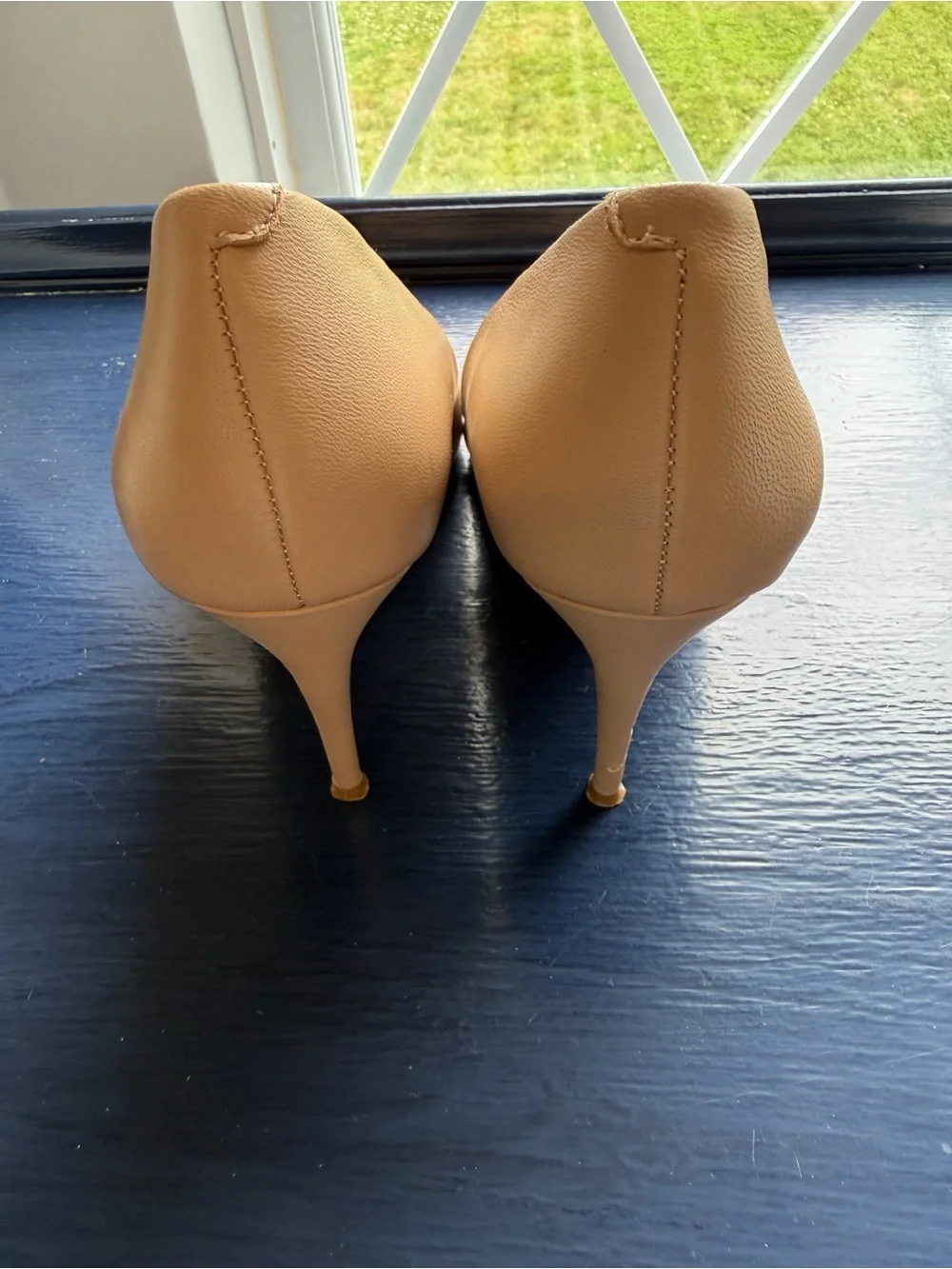 Steve Madden Noir Beige Pointed-Toe Pumps - Size 8